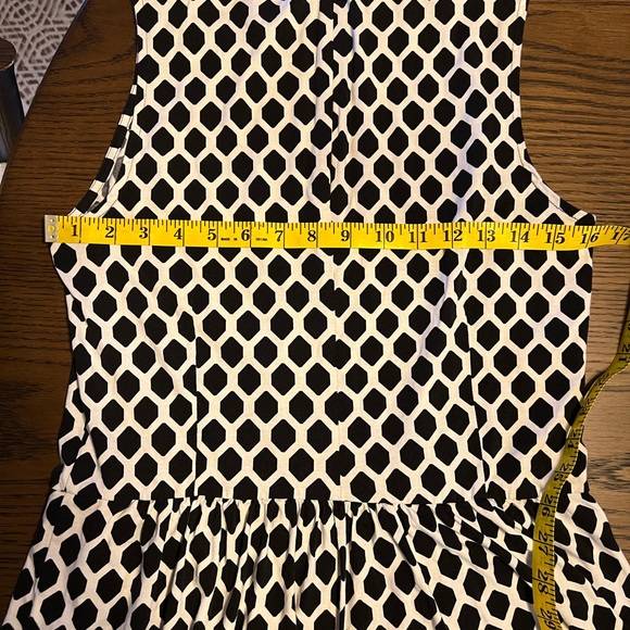 Banana Republic Black and White Peplum Top Medium - Picture 4 of 9